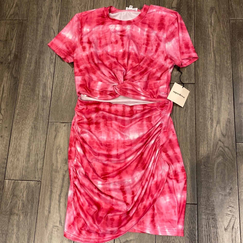 NWT Superdown Womens dress. Size medium. Exposed midriff.